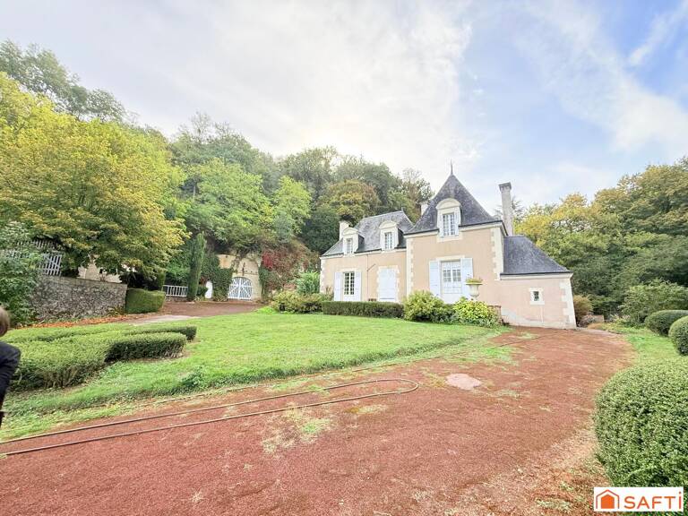 Propriété d'exception - Manoir du XVI siècle avec maison de gardien; dépendances et caves troglodytes — photo 1