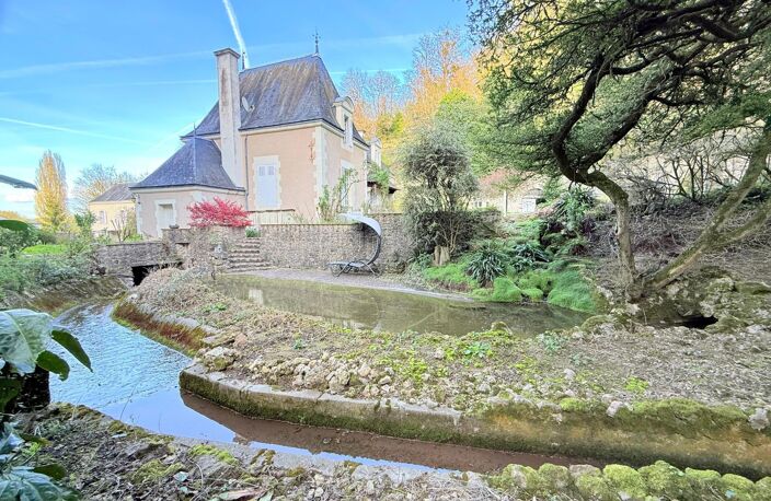Propriété d'exception - Manoir du XVI siècle avec maison de gardien; dépendances et caves troglodytes — photo 2