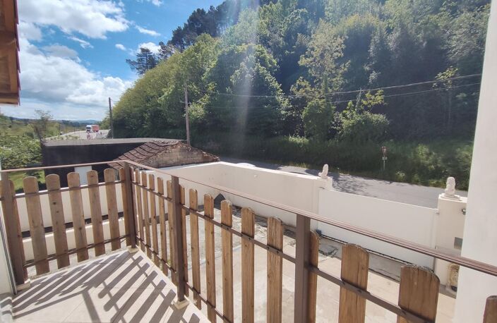 Belle opportunité maison rénovée dans sa totalité située sur la commune de LABEGUDE — photo 4
