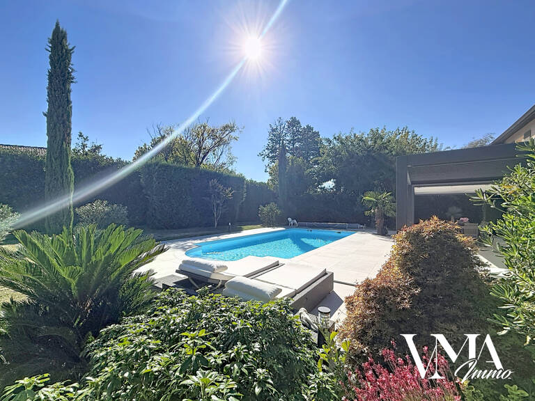 Maison familiale avec piscine, 4 chambres et garage. — photo 1