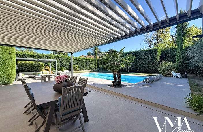 Maison familiale avec piscine, 4 chambres et garage. — photo 3