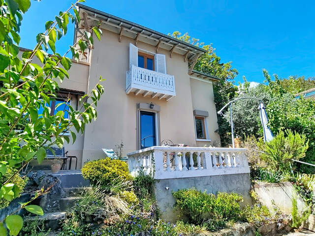 AUX PORTES DE TASSIN   MAISON DE CHARME — photo du bien