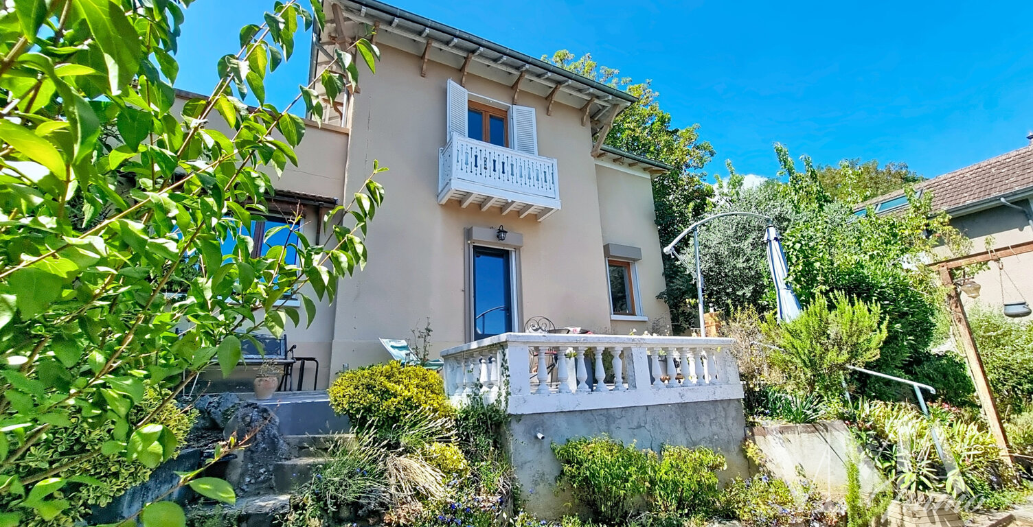 AUX PORTES DE TASSIN   MAISON DE CHARME — photo 1