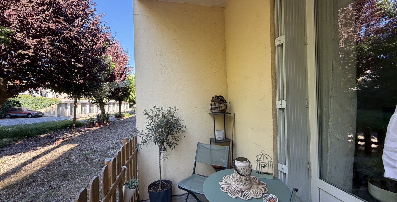 AGEN - APPARTEMENT DE TYPE F3 EN RDC AVEC BALCON — photo 1