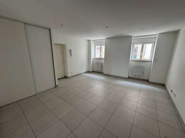 F2 hyper centre de ST RAMBERT — photo 1