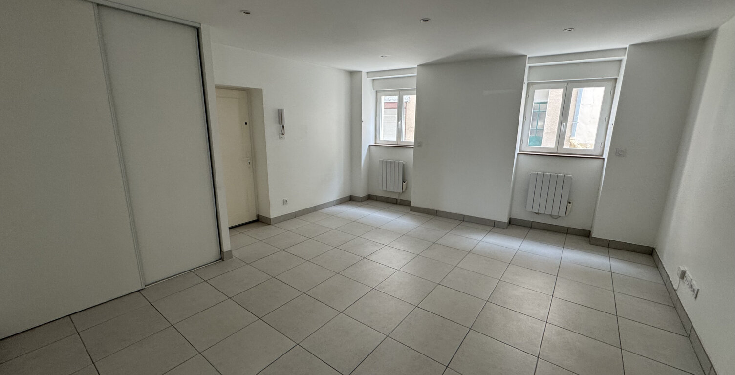 F2 hyper centre de ST RAMBERT — photo 1