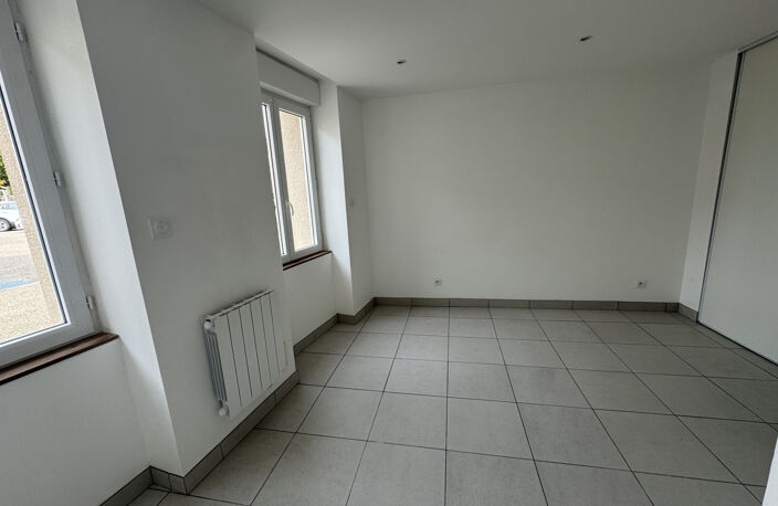 F2 hyper centre de ST RAMBERT — photo 2