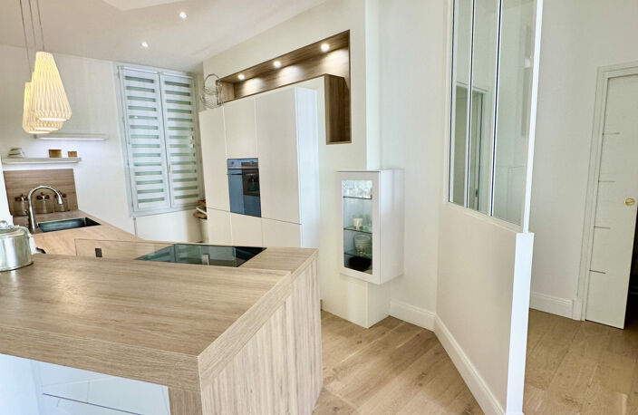 ROYAN CENTRE VILLE SUPERBE APPARTEMENT AU PRIX DE 472 500 EUR — photo 5
