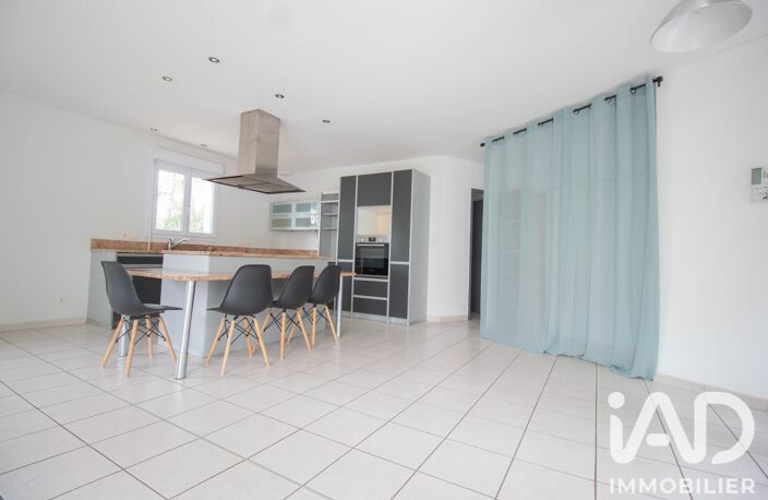 Location Maison traditionnelle 7 pièces — photo 3