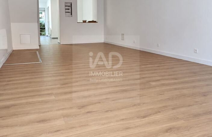 Vente Maison de ville 4 pièces — photo 2