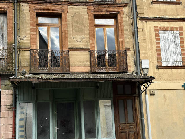 LOCAL COMMERCIAL ET APPARTEMENT INDEPENDANT — photo du bien