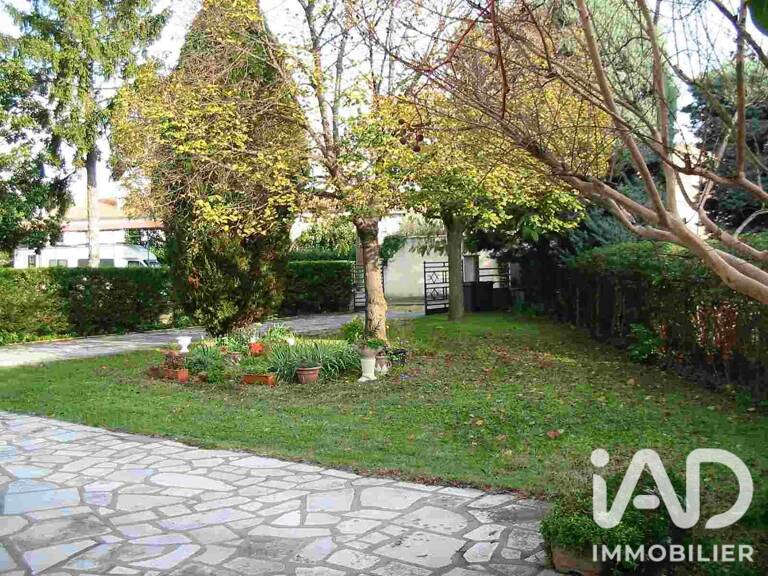 Vente Immeuble 211 m&sup2; — photo 1