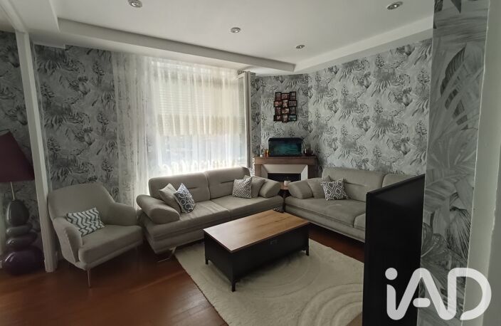 Vente Maison/villa 9 pièces — photo 2