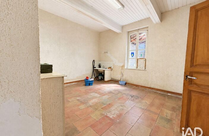 Location Local d'activités 265 m&sup2; — photo 2