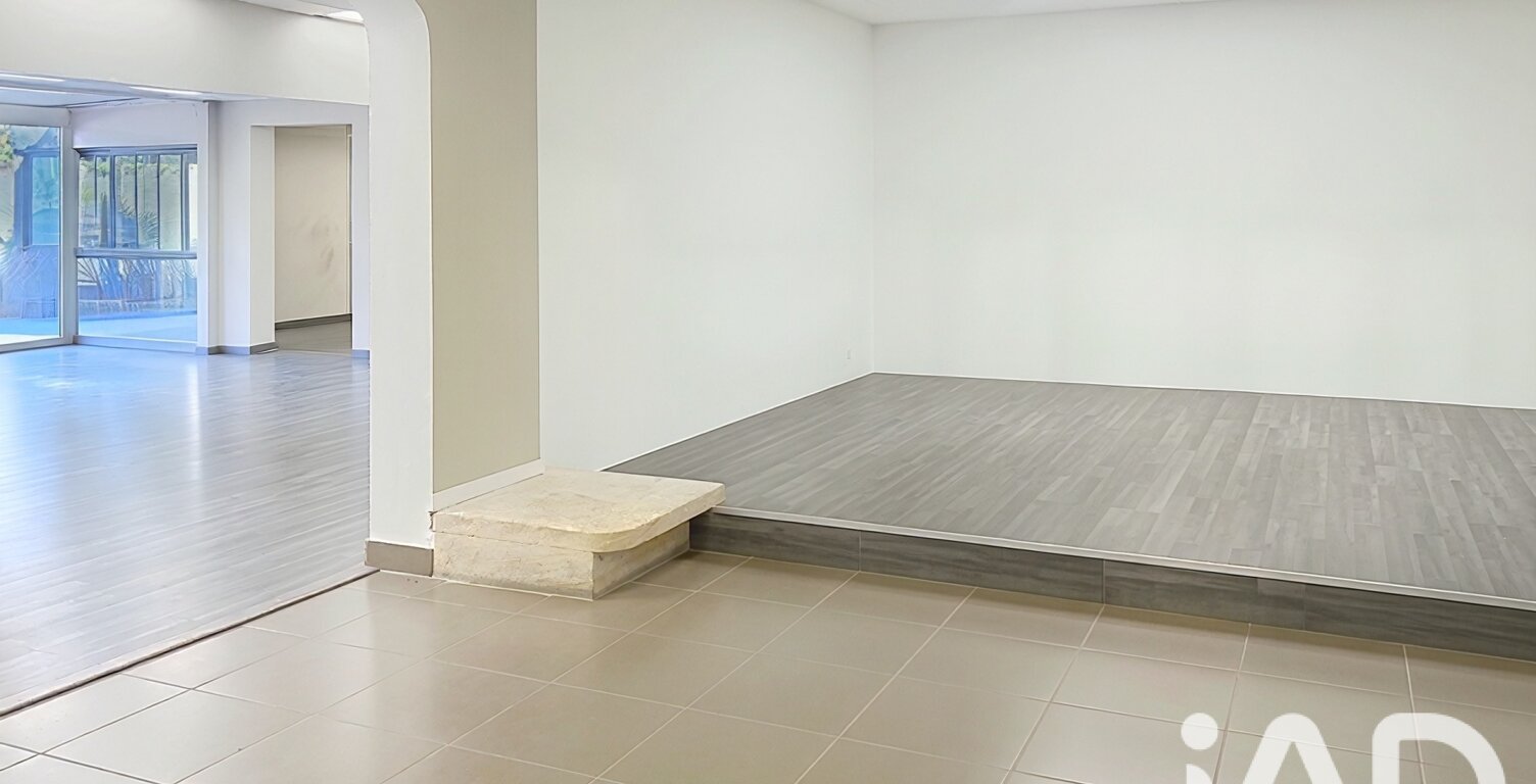 Vente Local commercial 300 m&sup2; — photo 1