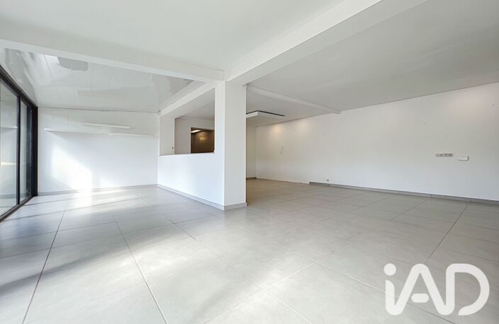 Vente Local commercial 300 m&sup2; — photo 3