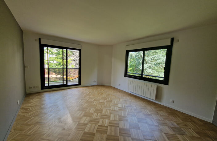 LOCATION ECULLY 69130 APPARTEMENT 4 PIECES BALCON RESIDENCE CALABERT PARKING INTERIEUR ET EXTERIEUR CAVE — photo 2