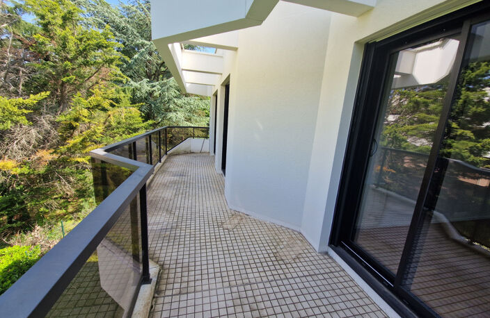 LOCATION ECULLY 69130 APPARTEMENT 4 PIECES BALCON RESIDENCE CALABERT PARKING INTERIEUR ET EXTERIEUR CAVE — photo 5