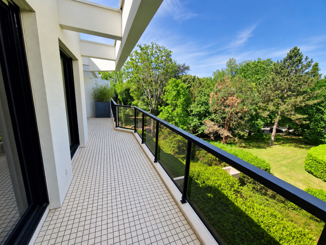 LOCATION ECULLY 69130 APPARTEMENT 4 PIECES BALCON RESIDENCE CALABERT PARKING INTERIEUR ET EXTERIEUR CAVE — photo du bien