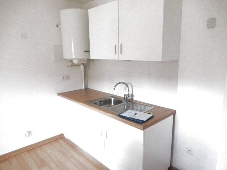 APPARTEMENT 1 CENTRE VILLE AVEC PLACE PARKING PRIVEE — photo 1