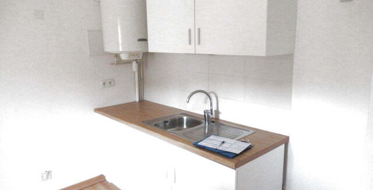 APPARTEMENT 1 CENTRE VILLE AVEC PLACE PARKING PRIVEE — photo 1