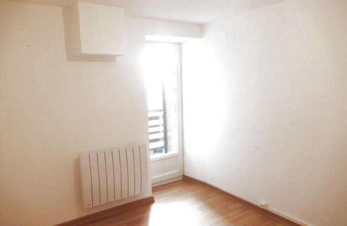 APPARTEMENT 1 CENTRE VILLE AVEC PLACE PARKING PRIVEE — photo 3