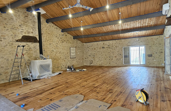 Saint-Mamert-du-Gard Maison de village en pierres rénovée avec jardin, piscine et garage 60 m2 — photo 3