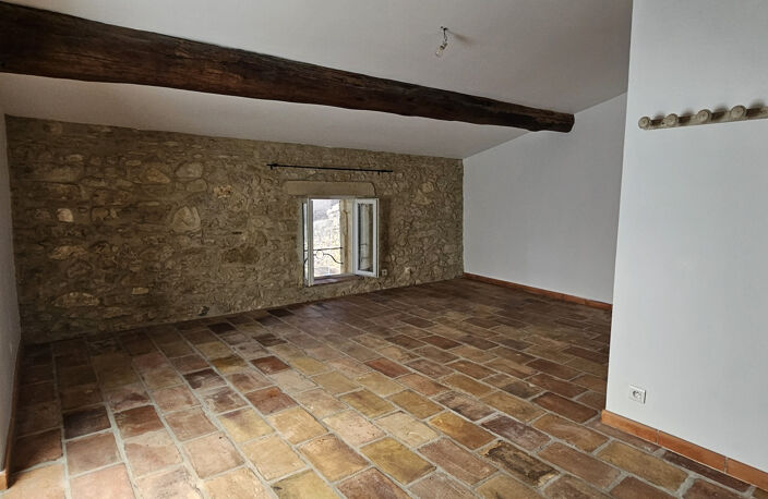 Saint-Mamert-du-Gard Maison de village en pierres rénovée avec jardin, piscine et garage 60 m2 — photo 5