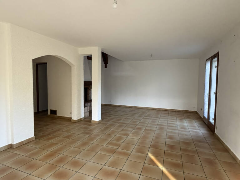 Grande villa T6 avec terrain — photo 1
