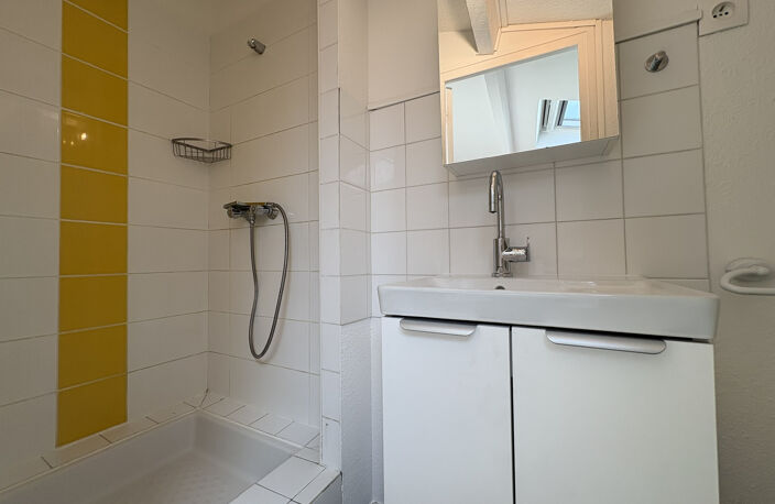 Bordeaux. Rue Georges Bonnac. Appartement de type 2 en rez d — photo 5