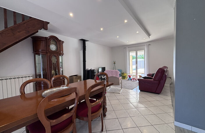 MÉRIGNAC   MAISON FAMILIALE 140 M2 AVEC PISCINE SUR PARCELLE — photo 3