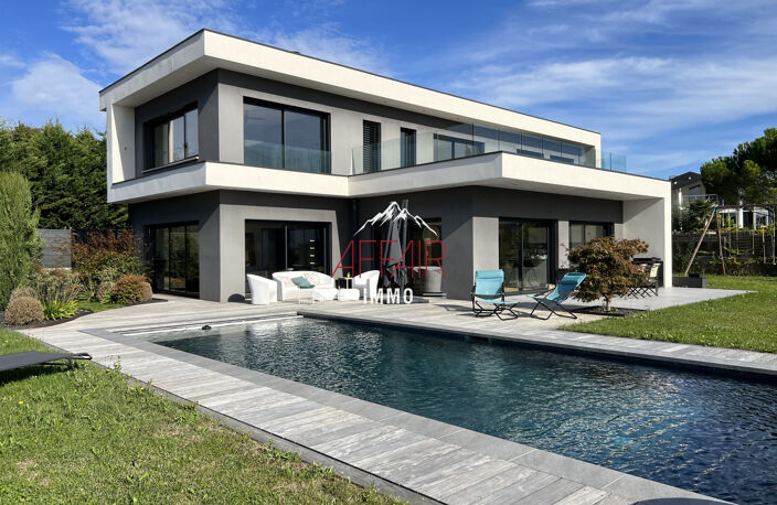 Maison de type 6 aux prestations de qualité, avec piscine — photo 2