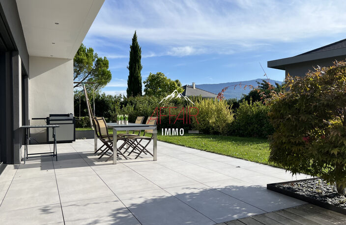 Maison de type 6 aux prestations de qualité, avec piscine — photo 3