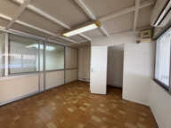 Local professionnel Grand Camp 63m2 — photo 2