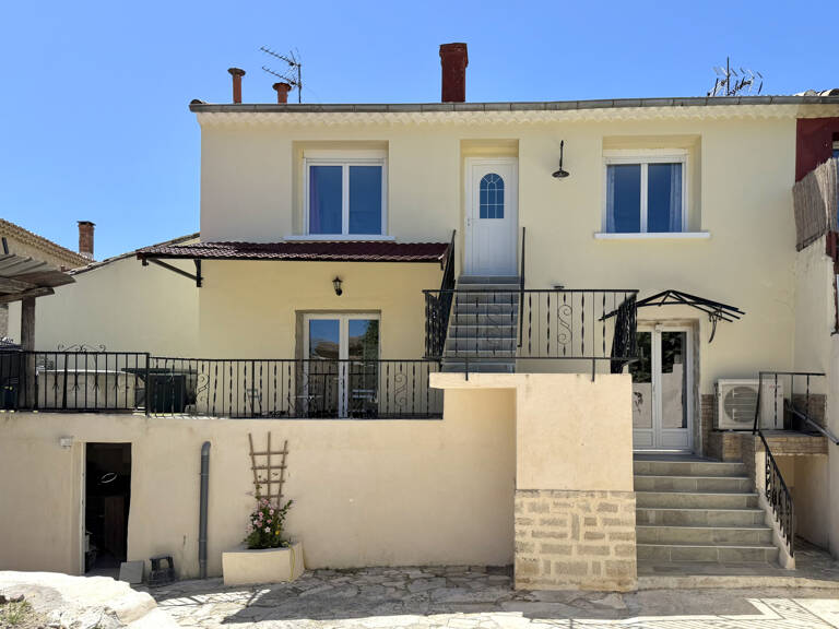 Maison de village rénovée avec appartement indépendant, terrasse et hangar   Saint-Jean-de-Ceyrargues — photo 1