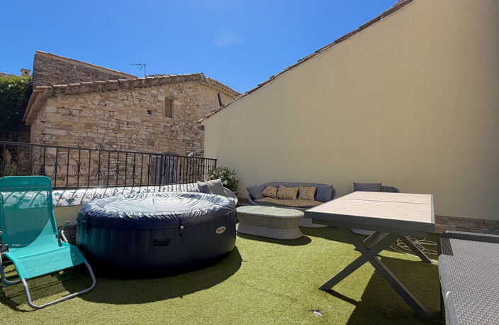 Maison de village rénovée avec appartement indépendant, terrasse et hangar   Saint-Jean-de-Ceyrargues — photo 2