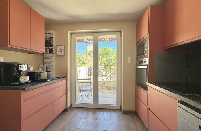 Maison de village rénovée avec appartement indépendant, terrasse et hangar   Saint-Jean-de-Ceyrargues — photo 3