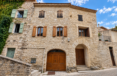 Immeuble de caractère au cœur de Vézénobres   3 appartements, terrasse et dépendances — photo du bien