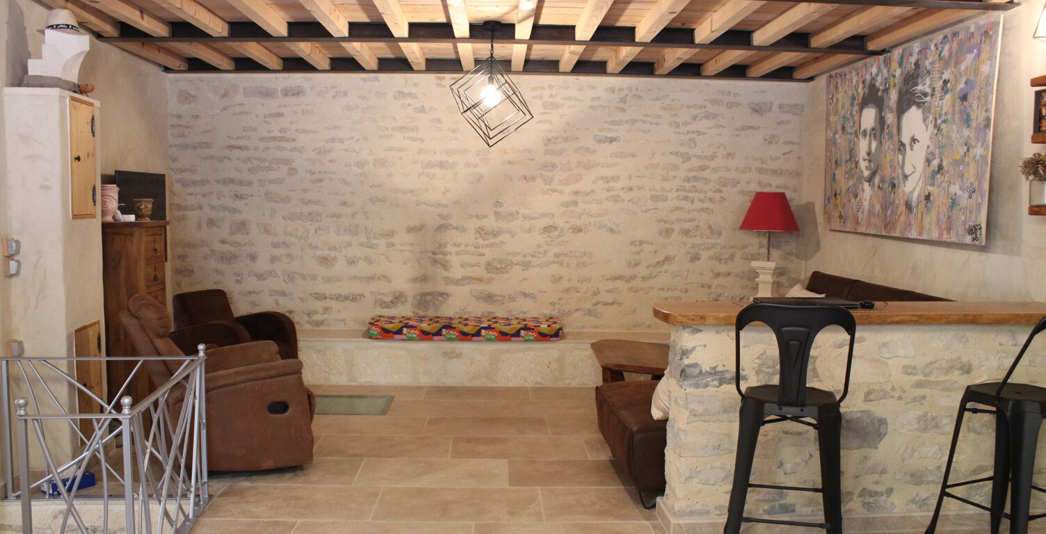 Maison ATYPIQUE en pierre avec T2 indépendant SUR LANGLADE — photo 1