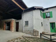 maison ancienne avec abris voiture et dependances — photo 2