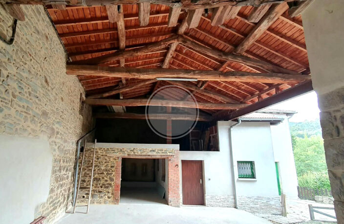 maison ancienne avec abris voiture et dependances — photo 3