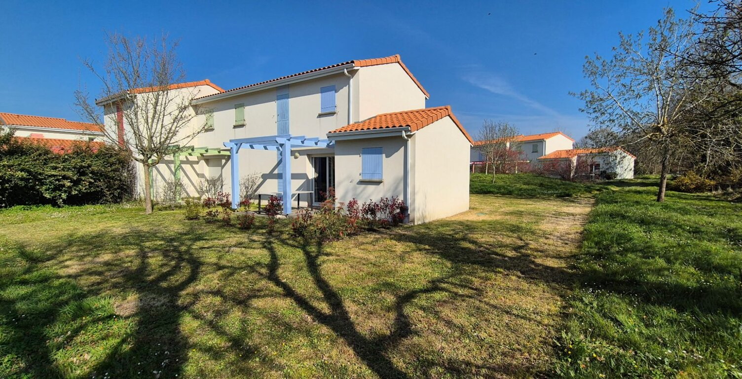maison meublée a l' année — photo 1