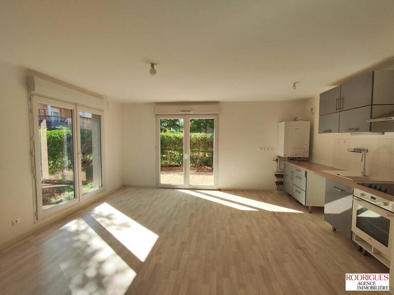 Appartement à louer SAINT BENOIT — photo 1