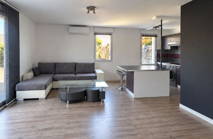 AUCAMVILLE - T2  45m² en rez-de-jardin ! — photo 2
