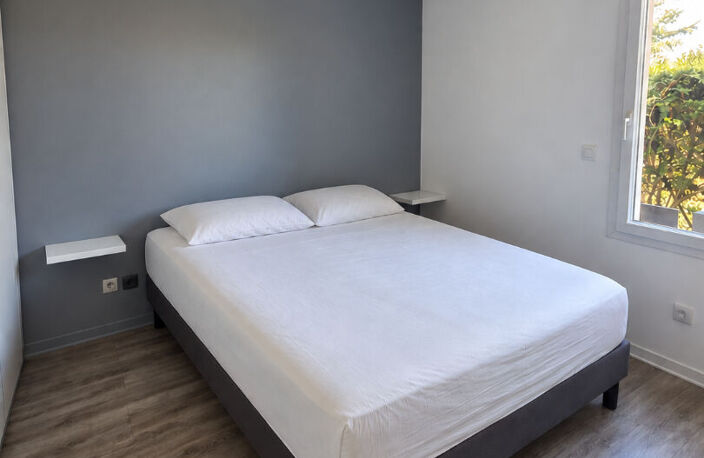AUCAMVILLE - T2  45m² en rez-de-jardin ! — photo 3
