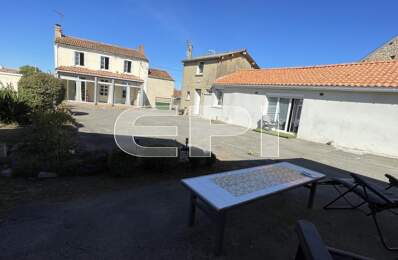 6411 2 MAISONS ENTRE AIRVAULT ET ST-VARENT.<br>Maison principale — photo du bien