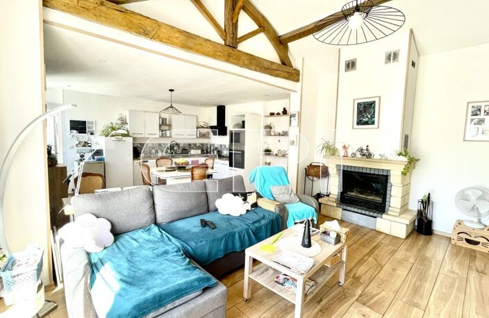 6411 2 MAISONS ENTRE AIRVAULT ET ST-VARENT.<br>Maison principale — photo 2