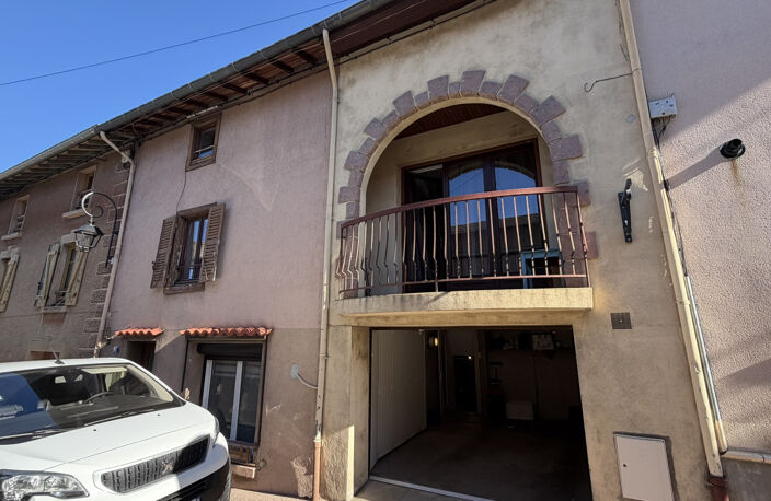 Maison de village avec balcons et terrain — photo 2