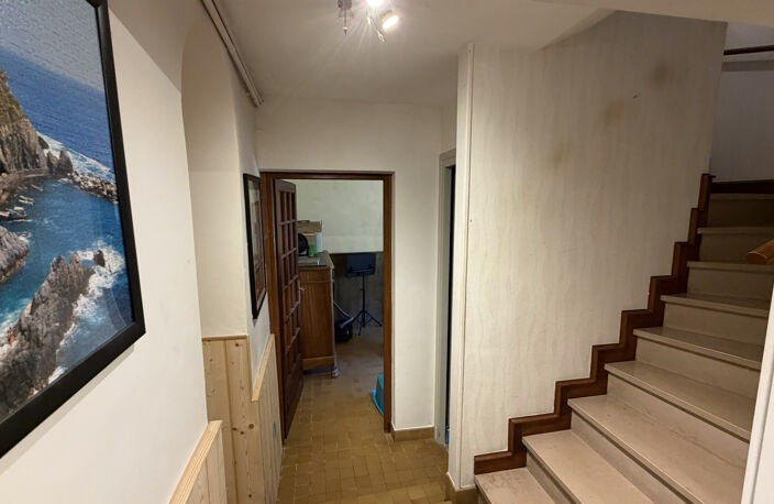 Maison de village avec balcons et terrain — photo 3