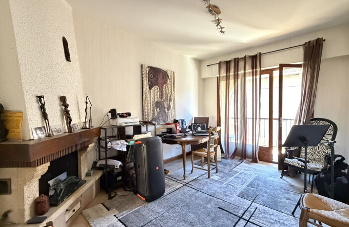 Maison de village avec balcons et terrain — photo 5